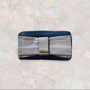 Chloe Leather June Bow Continental w/COA